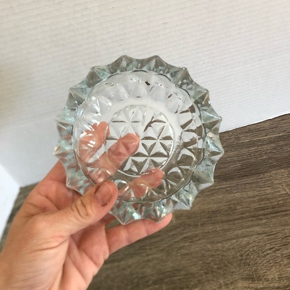 Vtg Clear Pressed Glass Ashtray - Picture 6 of 14